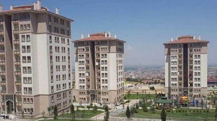 <p><strong>IĞDIR:</strong> Merkez Karaağaç projesinde satılacak 169 konutun başlangıç fiyatı 462 bin lira, taksitleri ise 1.928 TL'den başlıyor.</p>