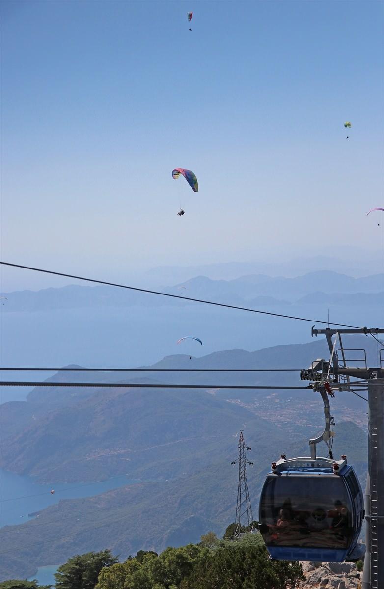 <p>Geçen yılın ilk 6 ayında 23 bin olan yamaç paraşütü uçuş sayısı bu yılın aynı döneminde 54 bine ulaştı. Bu sayı bölgemiz ve Türkiye turizmi için umut verici. Yamaç paraşütü sporunun gelişmesi tanınması ve Türk sporcuların dünyada yer bulması adına da çok önemli bir gelişme." diye konuştu.</p>

<p> </p>
