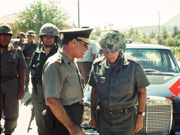 <p>2'nci Ordu Komutanı Orgeneral Suat Aktulga'nın Kıbrıs Türk Barış Kuvvetleri Karargâhını Ziyareti, Korgeneral Nurettin Ersinle Birlikte</p> <p> </p> 