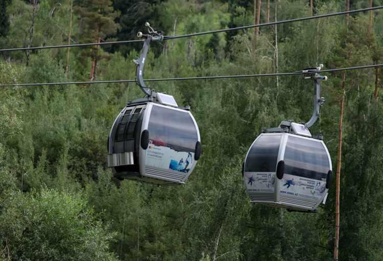 <p>Kış aylarında kayak yapılabilen bölgede bir çok kayak pistleri ve telesiyejler bulunuyor. </p>
