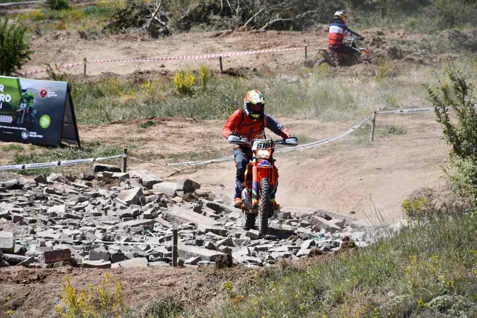 <p>çok merak etti. Hem gezelim hem de enduro sporunu izleyelim istedik. Memnun kaldık. Çok güzel organizasyon olmuş." şeklinde konuştu.</p>
