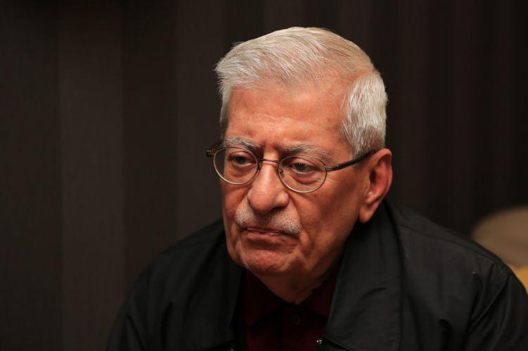 <p>1970'te mesleki hayatına katkıda bulunmak ve  yüksek lisans yapmak amacı ile Amerika'ya gitti. Yaklaşık 2 sene boyunca burada kaldı. Daha sonra yeniden Türkiye'ye dönüş yapan Rasim Özdenören,1971'de Devlet Planlama Teşkilatında uzman olarak göreve başladı. </p>

<p> </p>
