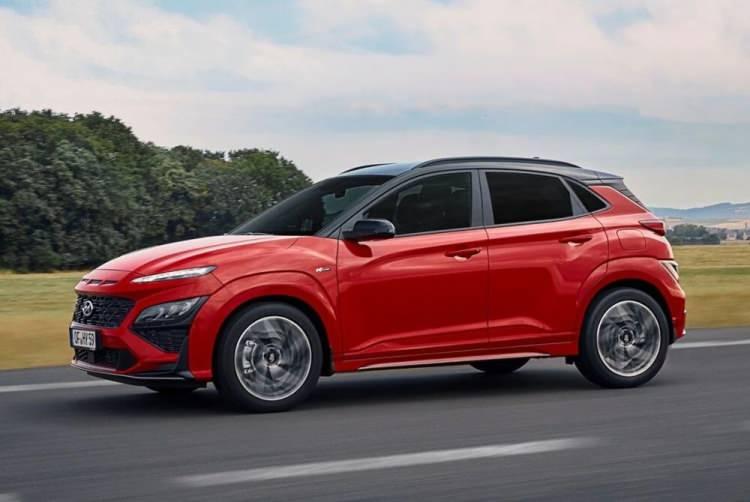 <p><strong>HYUNDAİ</strong></p>

<p> </p>

<p>Kona 1.0 T-GDI 120 PS Style Benzin DCT </p>

<p>Fiyatı: <strong>613.000 TL</strong></p>
