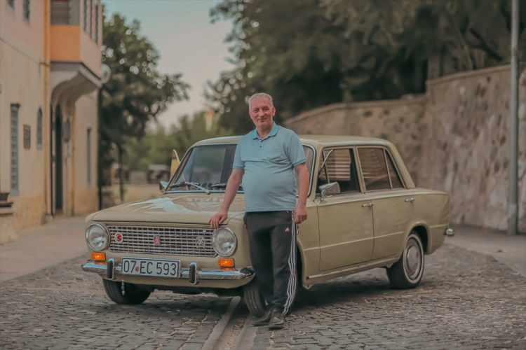 <p>Halk arasında "Hacı Murat" olarak bilinen Murat 124'ler, korunan orijinal özelliklerine göre değişik fiyatlardan alıcı buluyor.</p>
<p> </p>