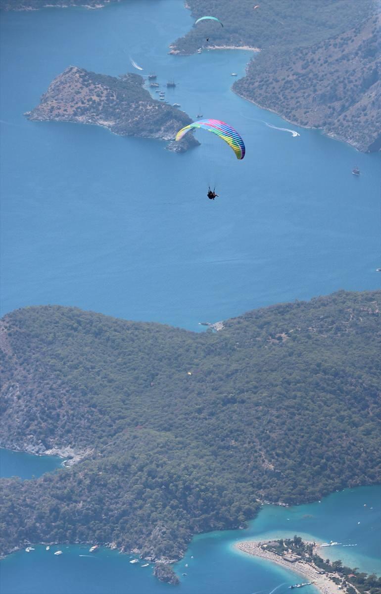 <p>Koçak, teleferiğin faaliyete geçmesi ve dağda düzenlenen konserlerle Babadağ'ın tanınırlığının yükseldiğini anlattı.</p>

<p> </p>
