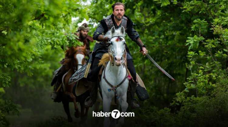 <p>Bir dönem yayınlanan ve hemen herkesi ekran başına kilitleyen Diriliş Ertuğrul dizisinin Ertuğrul'u Engin Altan Düzyatan'ın kazandığı ücrette ortaya çıktı. Ünlü oyuncunun dizinin yayınlandığı dönemde haftalık 240 Bin TL kazandığı söylenildi</p>
<p> </p>