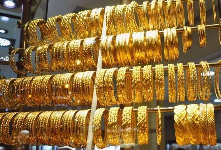 <p>Dün, ons fiyatı ve dolar kurundaki yükselişe paralel değer kazanan altının gram fiyatı, günü yüzde 1,16 artışla 997,3 liradan tamamladı.</p>
