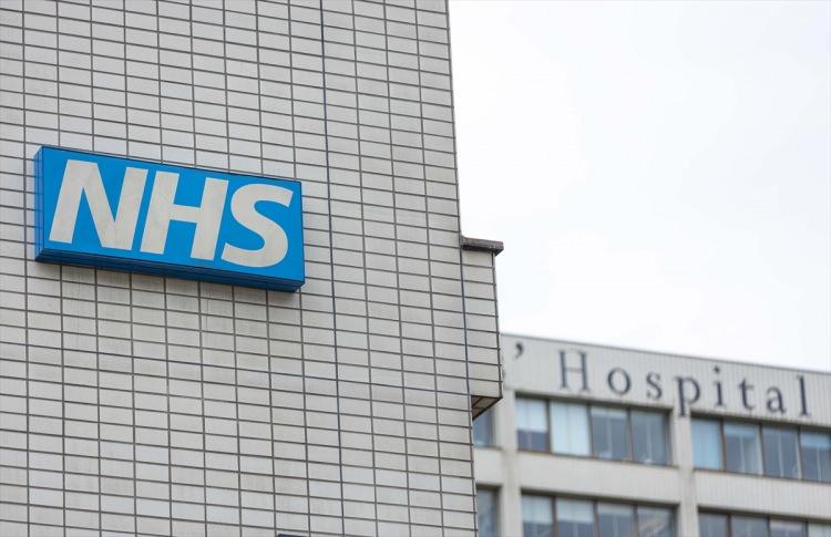 <p>Raporda, "NHS'deki sürekli olarak personelin yetersiz olması, personel ve hasta güvenliği için ciddi bir risk teşkil ediyor. </p>