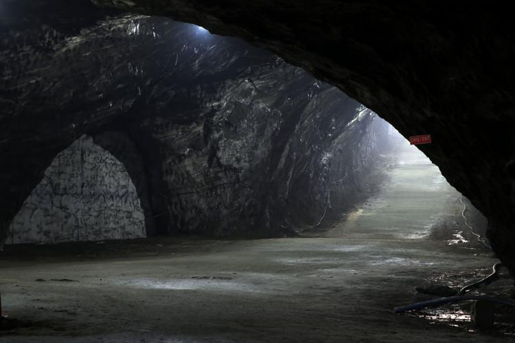 <p>Çankırı'da Hititler döneminden beri tuz elde edilen ve yerin 150 metre altında bulunan mağara, yapılacak proje ile kente daha çok ziyaretçi çekecek.</p>
