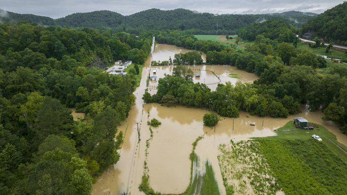 <p>ABD'nin güneydoğusunda yer alan Kentucky'de aşırı yağışların neden olduğu sel felaketinin bilançosu artıyor. Kentucky Valisi Andy Beshear yaptığı açıklamada, doğu Kentucky'deki sel nedeniyle hayatını kaybedenlerin sayısının 8'e yükseldiğini belirtti.</p>

<p> </p>
