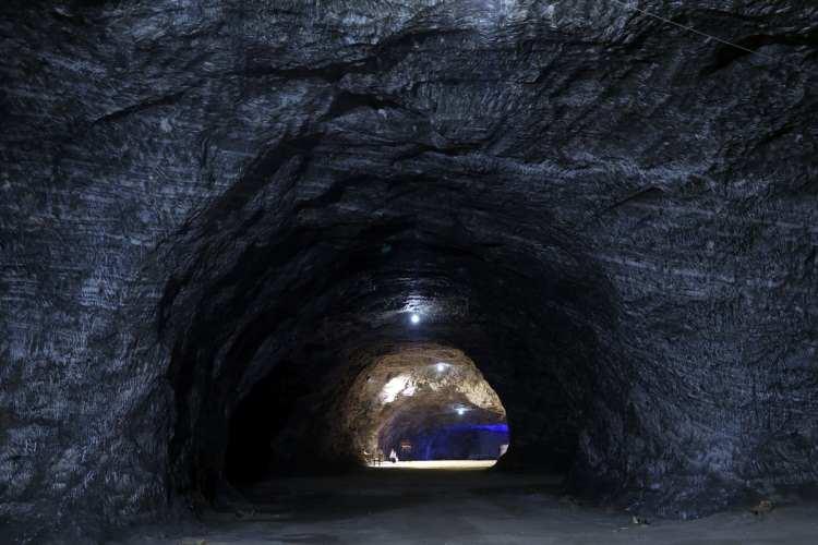 <p>Bu anlamda Çankırı'nın lokomotifi olacak. Burası bir destinasyonun başı olacak, akabinde Ilgaz, Orta, Yapraklı... Buralarda bizim doğal güzelliklerimiz var. Kış turizmi var. Yaz kış turist bekliyoruz inşallah. Bu anlamda tabii ki ziyaretçi akınına uğrayacağına eminiz, inanarak bu yola çıktık."</p>