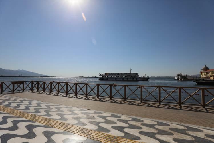 <p>Sıcak hava dalgasının bir sonraki hafta sonuna kadar devam edeceği belirten Meteoroloji yetkilileri, ağustos ayının ilk haftası sıcaklıklarda düşüş beklendiği kaydetti. </p>