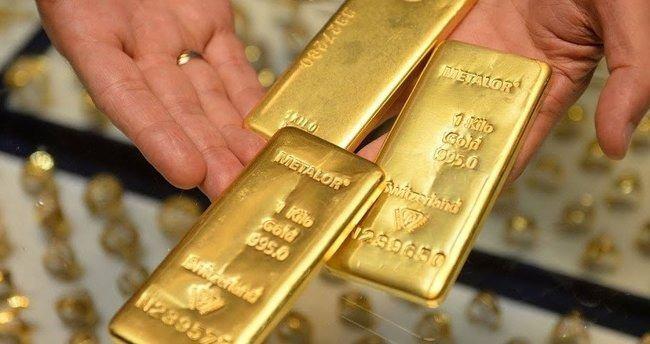 <p> Aynı dakikalarda çeyrek altın 1.671 lira, Cumhuriyet altını da 6.827 liradan satılıyor.</p>
