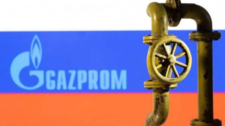 <p><strong>BİR ÜLKEYE DAHA GAZ SEVKİYATINI DURDURDU</strong></p>

<p>Gazprom'dan yapılan yazılı açıklamada, doğal gaz sevkiyatıyla ilgili şartları yerine getirmedikleri gerekçesiyle Letonya'ya sevkiyatların durdurulduğu belirtildi.</p>

<p> </p>
