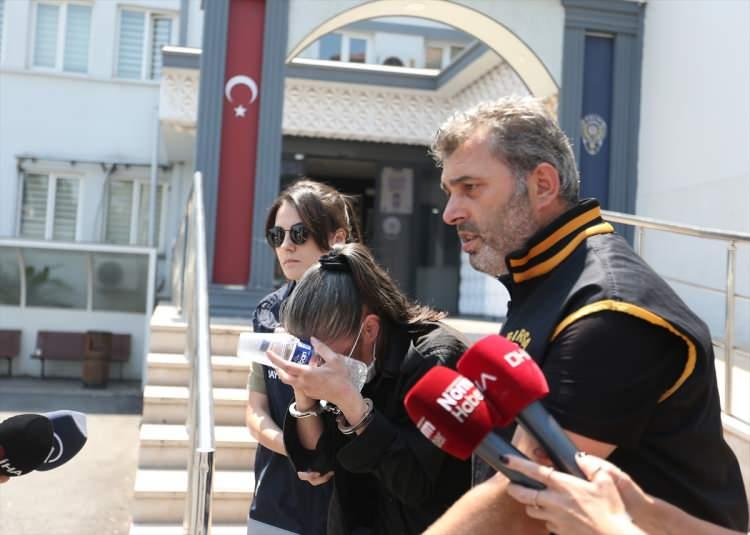 <p>"Anneannenin vefatıyla beraber evde birlikte yaşadıkları teyze ile kalan küçükten bir süre sonra haber alamayan anne Yasemin A.'nın 2020 yılında kayıp ilanı verdiği bilgisi edinilmiştir."</p>