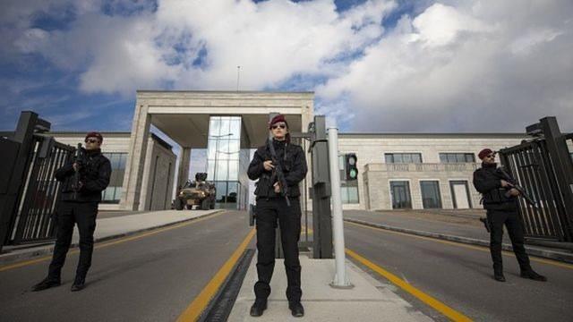 <p>Milli İstihbarat Teşkilatı (MİT), yılbaşından bu yana gerçekleştirdiği nokta operasyonlarla PKK terör örgütüne büyük darbe vurdu.</p>
<p> </p>