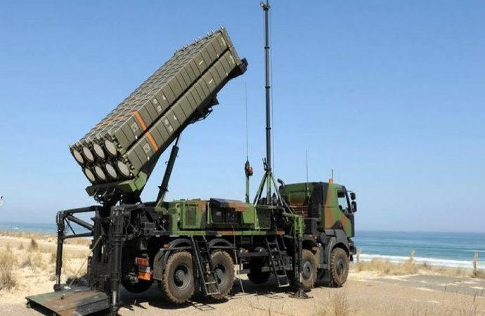 <p>Aradan geçen süreç içerisinde Fransa ve İtalya, Mart 2021’de Yeni Nesil SAMP/T (SAMP/T NG) Hava Savunma Füze Sistemi’nin geliştirilmesin ilişkin sözleşmeyi imzaladılar.</p>

<p> </p>
