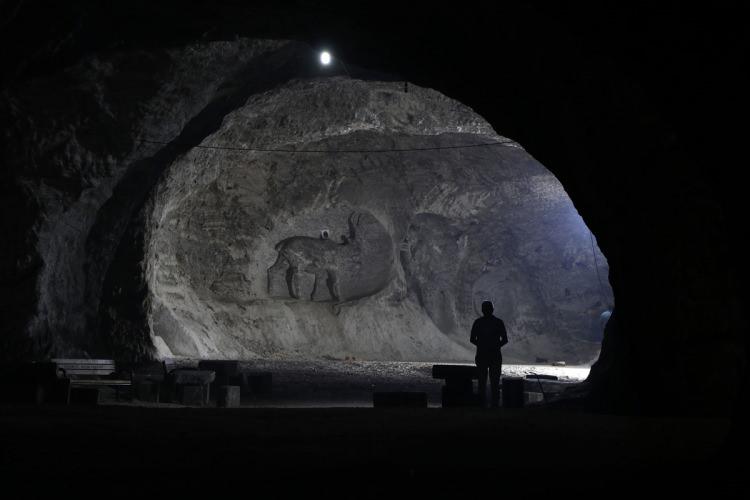 <p>18 dönüm, galerilerden oluşan kapalı alan. Her galeride bir etkinlik, yapısal farklılıklar oluşturduk. İnşallah ürettiğimiz coğrafi işaretli ürünlerimizi de orada sergileyip satışını yapacağız. Çankırı için insanlar artık alternatif turizm arıyor. </p>