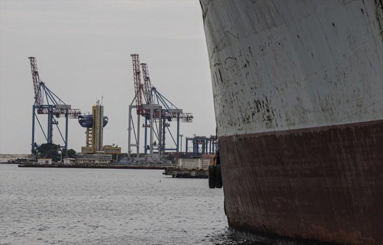 <p>"İstanbul'da tahıl sevkiyatı girişiminin imzalanmasının ardından Ukrayna tarafı, tarımsal tahıl ürünlerimizin limanlarımızdan ihraç etmeye başlatılması için gereken her şeyi yaptı. Sevkiyatı başlatmaya hazır Çornomorsk ve Odessa limanlarımız var."</p>
