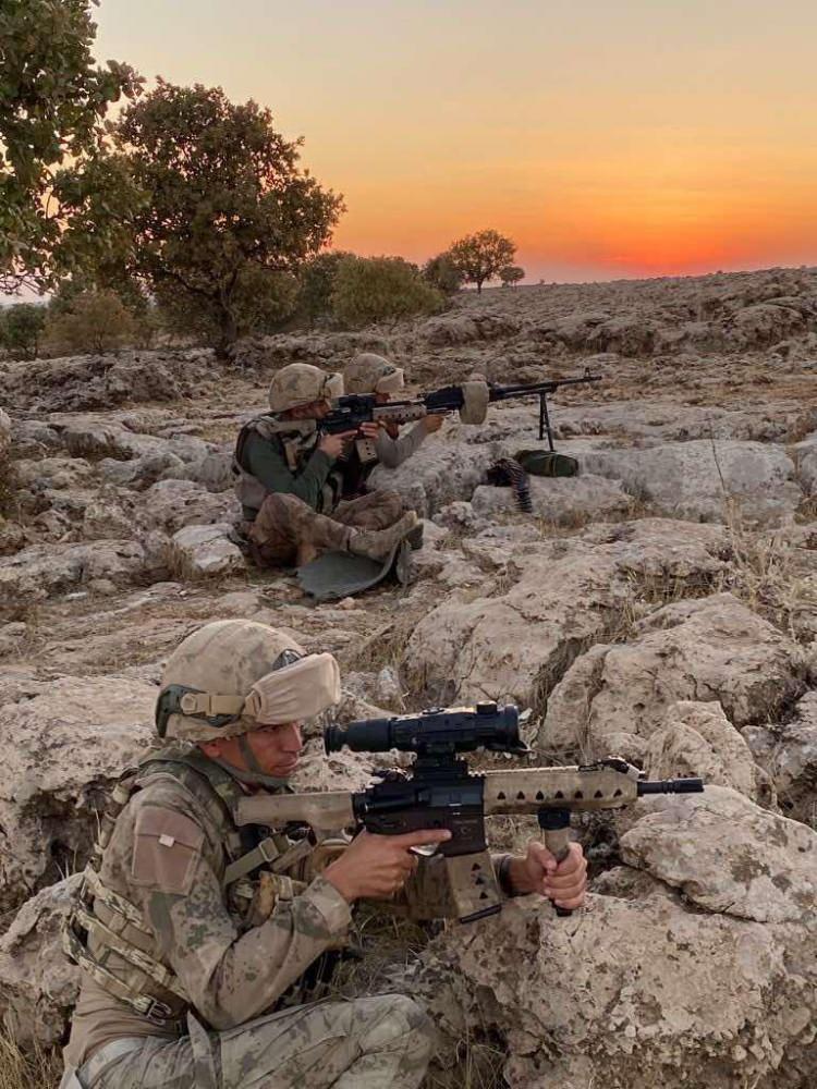 <p>Yurt içinde terörün tamamen ortadan kaldırılmasına yönelik yürütülen EREN ABLUKA OPERASYONLARI, halkımızın desteği ile İNANÇLI ve KARARLI bir şekilde başarıyla devam ediyor.</p>
<p> </p>