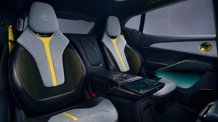 <p>Tabii bu Lotus için yeterli değil. Yukarıda da belirttiğimiz gibi şimdiden bu otomobilin 2. jenerasyonu için motor ve batarya geliştirmeleri başlamış durumda</p>
