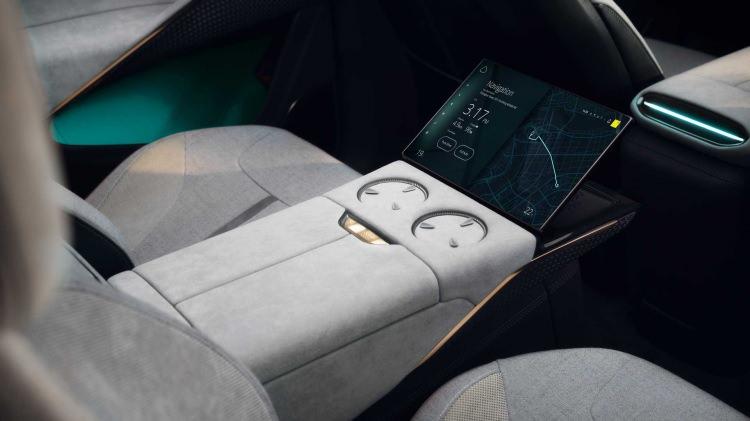 <p>2023’te Eletre’nin yollarda olmasını planlayan Lotus, bunun dışında iki crossover araç ve iki tamamen elektrikli otomobili de tanıtmayı planlıyor</p>
