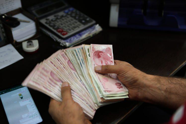 <p>900 gün sigortalı olarak çalışıp işsizlik sigortası primi ödemiş olanlara 240 gün, </p>
