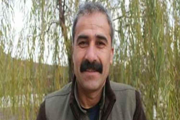<p>MİT, 2021 yılı itibarıyla PKK'nın sözde Mahmur-Kerkük-Süleymaniye Saha Genel Sorumlusu olarak görevlendirilen <strong>Ahmet Rubar kod adlı Mehmet Erdoğan</strong>'ın, terörün kuluçka merkezi haline gelen Mahmur Kampı'nda, Hacı Mirza Ali adına düzenlenmiş bir sahte kimlikle yaşadığını belirledi.</p>

<p>Bu tespitten sonra MİT, saha ajanlarından gelen bilgileri dikkatlice değerlendirerek Mehmet Erdoğan'ı odağına alan bir operasyon planladı. Nihayetinde Ahmet Rubar kod adlı Mehmet Erdoğan, 21 Mayıs 2022'de Mahmur'da MİT elemanlarının da yer aldığı spesifik bir operasyonla etkisiz hale getirildi.</p>
