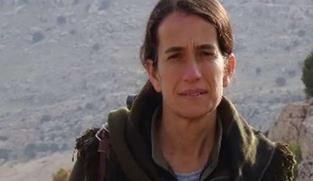 <p>Hanım Demir, PKK'ya 1990'lı yıllarda katıldı. 2000'li yıllarda Kandil alanına geçti ve örgüt içerisinde hızla yükseldi. Güvenlik güçlerine karşı gerçekleştirilen çok sayıda eylemin planlayıcıları arasında yer aldı. 2014 yılında YJA-STAR sorumlusu olarak Sincar'a geçti. 2017'de örgütün kadın yapılanması olan PAJK'ın sözde meclis üyesi oldu. Örgüt içerisinde önemli görevler üstlenen Hanım Demir, 2018 yılında, medya savunma alanları karargah sorumlusu oldu. 2019'da ise YJA-STAR yürütme kurulu üyesi oldu. Demir, 2021 yılında örgüt kadrolarına ideolojik ve silahlı eğitimlerin verildiği örgüte ait sözde Apollo Akademiler sorumluluğuna getirildi. 'Sofi Nurettin' kod adlı Halef El Muhammed'in 2021'de MİT tarafından etkisiz hale getirilmesi sonrasında bu görev Demir'e verildi. Örgüt içinde önemli bir konumda bulunan Demir, örgütün silahlı faaliyetlerinin yönetildiği sözde HPG Konseyi ve kadın yapılanması olan sözde YJA-Star Konsey üyesiydi.</p>
