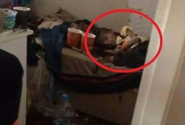 <p>- Olay</p>
<p>Bursa'daki dairesini 2 yıl önce Kamuran Pınar A'ya (44) kiraya veren Aydın S, daha sonra kirasını ödemeyen kadına dava açmış, mahkemenin, evin tahliye edilmesine karar vermesinin ardından adrese giden icra ekibi, dairenin kapısını çilingir yardımıyla açtırarak kilidi değiştirmişti.</p>
