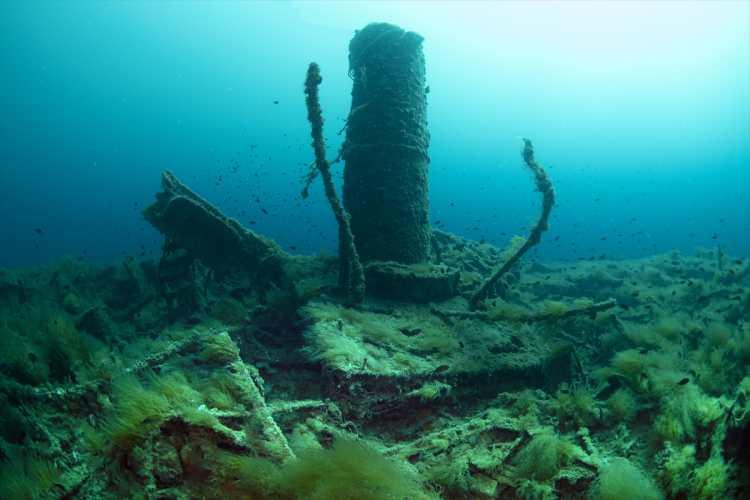 <p>Ceylan, Çanakkale Boğazı'nda Seddülbahir açıklarında, Alman denizaltısı U-21'den atılan torpidoyla batırılan İngiliz kraliyet donanmasına bağlı "HMS Majestic" gemisine dalış gerçekleştirdi.</p>