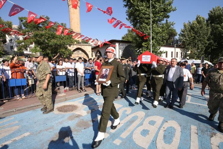 Şehit Piyade Uzman Çavuş Keçe, Kahramanmaraş'ta son yolculuğuna uğurlandı