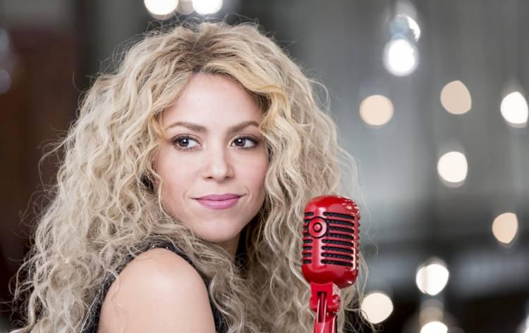 <p><span style="color:#800000"><strong>İki çocuğunun babası futbolcu Gerard Pique'nin ihanetinin ardından zor günleri atlatamayan dünyaca ünlü şarkıcı Shakira, vergi kaçakçılığıyla suçlanıyor. Yerel mahkeme şarkıcının 8 yıl hapsini istedi. İşte tüm detaylar...</strong></span></p>
