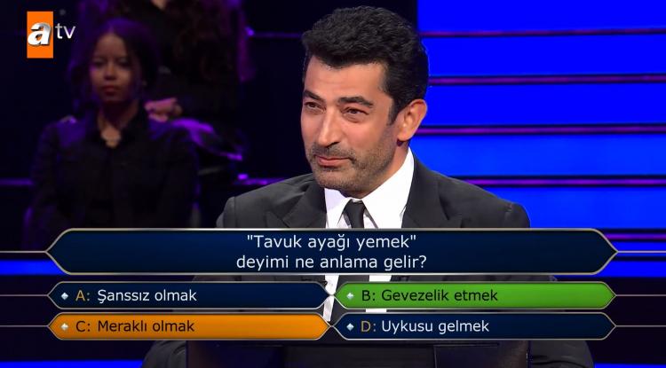 <p><span style="color:#000000"><strong>Eğer cevap verseydi C Şıkkı Meraklı Olmak seçeneğinin son kararı olacağını söyleyen yarışmacı cevabın B Şıkkı Gevezelik Olmak olduğunu görünce derin bir oh çekti.</strong></span></p>

