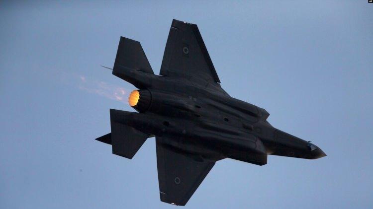 <p>İsrail, envanterindeki F-35 savaş uçaklarını teknik bir sorun nedeniyle geçici olarak uçuşlardan aldığını duyurdu. Uçakların pilot fırlatma koltuklarıyla ilgili sorun olduğu açıklandı.</p>

<p> </p>

