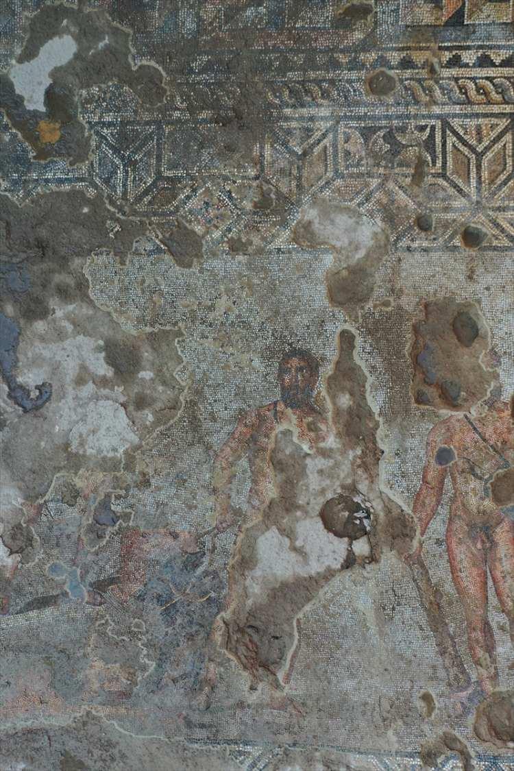 <p>Karamanoğlu Mehmetbey Üniversitesi Edebiyat Fakültesi Arkeoloji Bölümü Öğretim Üyesi ve Syedra Antik Kenti Kazı Heyeti Başkanı Doç. Dr. Ertuğ Ergürer, tarihi alanda 2019'dan beri sürdürdükleri çalışmalarda arkeolojik anlamda çok iyi verilere ulaştıklarını söyledi.</p>