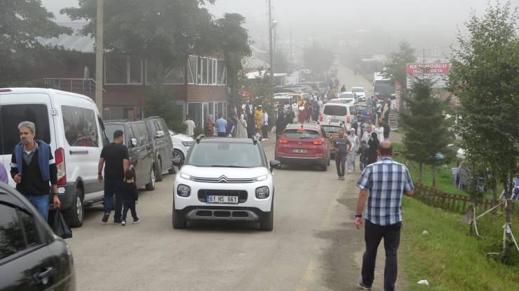 <p>“Özellikle son günlerde Hıdırnebi’de çok yoğunluk var. Bu sen beklenenin üzerinde bir yoğunluk var.</p>
