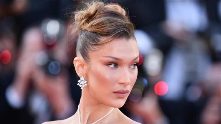 <p><span style="color:#000000"><strong>Özellikle Filistin asıllı dünyaca ünlü model Bella Hadid, her fırsatta sosyal medya hesabından yaptığı paylaşımlar ve katıldığı yürüyüşlerle İsrail'in gerçek yüzünü Instagram hesabındaki 54 milyon takipçisiyle paylaşıyor.</strong></span></p>
