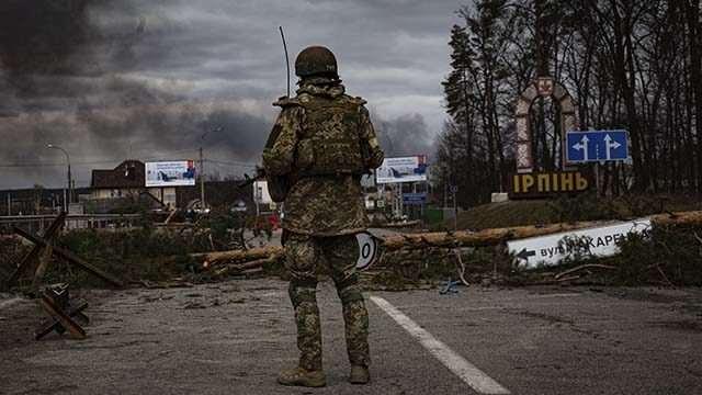 <p>Konaşenkov, "Ayrıca Mıkolayiv bölgesindeki Voznesenks yerleşim biriminin yakınlarında, NATO ülkeleri tarafından Ukrayna Silahlı Kuvvetlerine sevk edilen 45 ton mühimmatın depolandığı cephane imha edildi" ifadesini kullandı.</p>