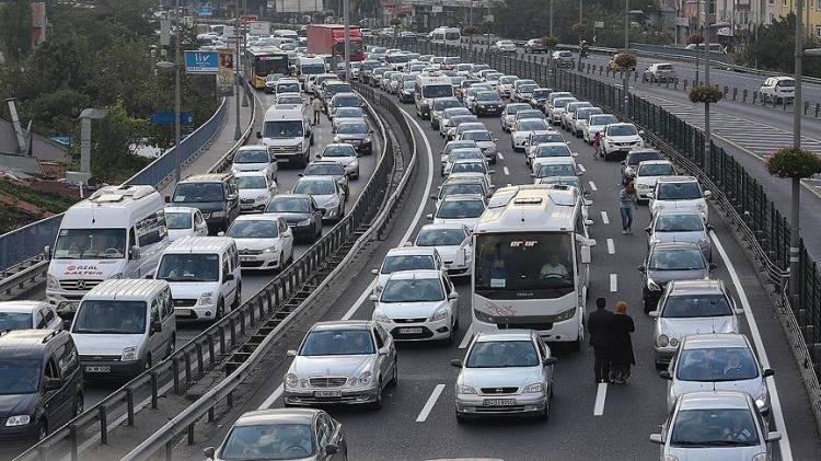 <p>Bu indirim 4'üncü basamak üzerinden yapılıyor. Poliçenin ilk yılı hasarla kapatılırsa, sigorta bedeli yüzde 50 artıyor.</p>