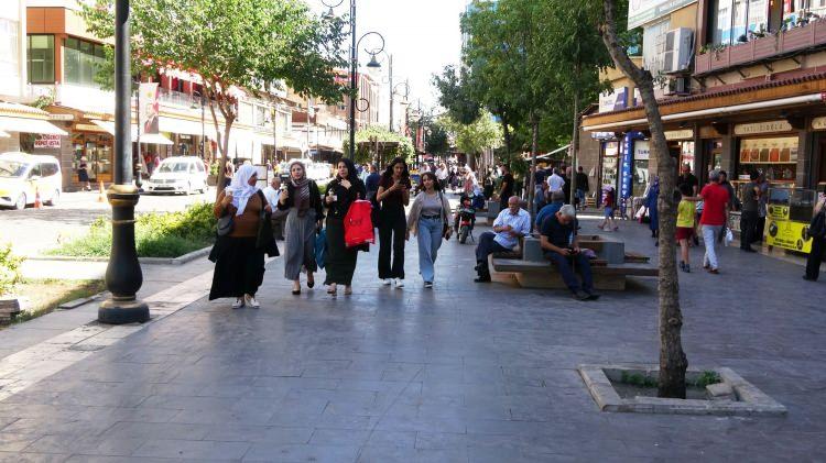 <p>“Diyarbakır’da hayat yazın gece olur”</p>
