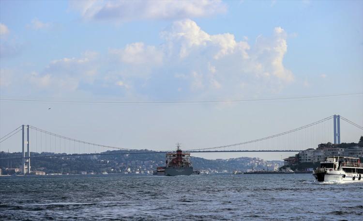 <p>Gemideki denetlemenin sona ermesiyle birlikte gemi İstanbul Boğazı’ndan geçti. Polarnet gemisi Boğaz'daki yolcuğunun ardından Kocaeli’nin Derince Limanı’na demirleyecek.</p>
