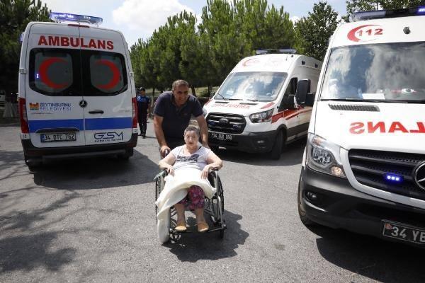 <p>"102 YAŞLI HASTA TAHLİYE EDİLDİ"</p>

<p> </p>

<p> Zeytinburnu Belediye Başkanı Ömer Arısoy ise yangının saat 12.50 gibi çatıda çıktığını belirterek, "Şu ana kadar 102 yaşlı hasta tahliye edildi. </p>

