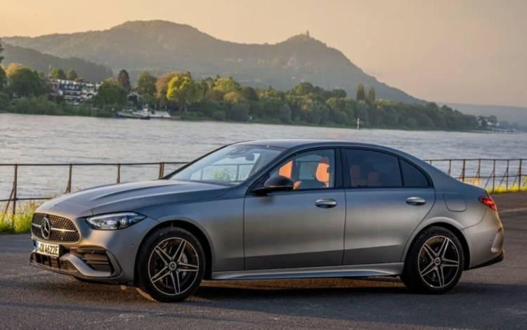 <p><strong>MERCEDES</strong>-<strong>BENZ </strong>- </p>
<p>10807 adet satıldı</p>
<p> </p>
<p>En çok satan modeli C Serisi: <strong>2188 </strong>adet</p>