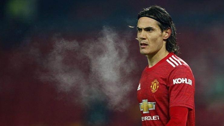 <p><strong>Muslera Cavani için devreye girdi</strong></p>

<p>İngiliz medyası, Manchester United’dan ayrılan ve boşa çıkan 35 yaşındaki Uruguaylı yıldız golcü Cavani'nin sarı-kırmızılıların teklifine olumlu baktığını öne sürmüştü.</p>

<p>Uruguaylı'nın bireysel antrenörle yeni sezona hazırlandığı ve herhangi bir probleminin bulunmadığı bildirildi.</p>

<p>Cim-Bom'un transferde Cavani'nin vatandaşı olan Uruguaylı file bekçisi Fernando Muslera'yı devreye soktuğu ve yıldız ismi makul ücrete ikna etmeye çalıştığı da gelen haberler arasında. (Yeni Asır)</p>
