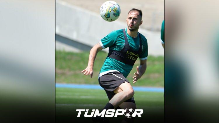 <p>30 yaşındaki futbolcunun TFF 1. Lig ekibi Samsunspor'la anlaşması gündemde.</p>
