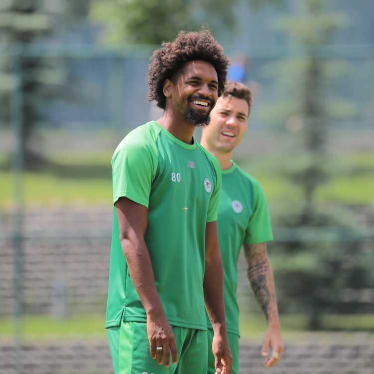 <p>Bruno Paz</p>
