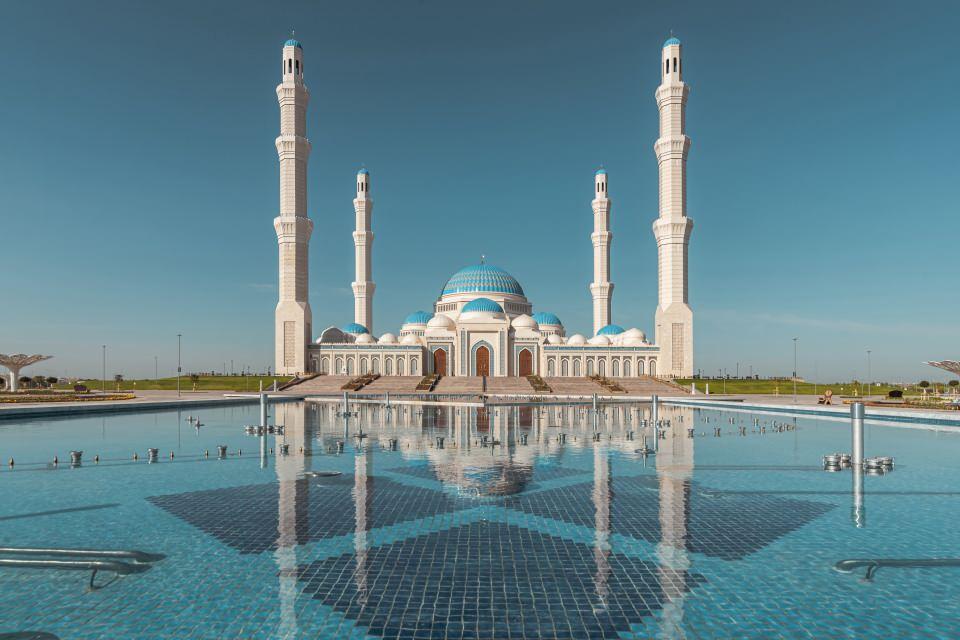 <p>Nursultan Nazarbayev’in inisiyatifinde ve gözetiminde inşa edilen caminin, Kazakistan’ın başkenti Nur Sultan’ın yeni sembollerinden olması ve şehrin başlıca cazibe merkezlerinden biri haline gelmesi bekleniyor. </p>

<p> </p>
