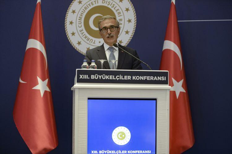 <p>Savunma Sanayii Başkanı İsmail Demir, Ankara'da düzenlenen 13'üncü Büyükelçiler Konferansı'nda büyükelçilere hitap etti. </p>
