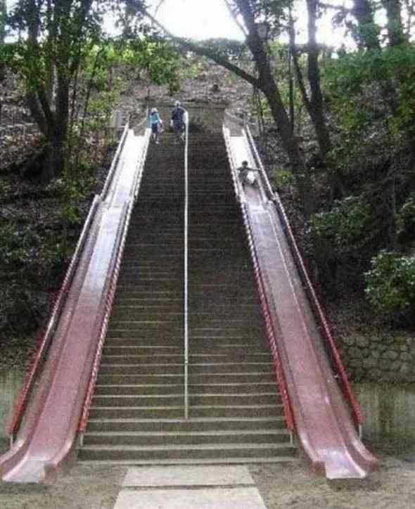 <p>Merdivenlerden inmek yerine saniyeler içinde kaymak hem eğlenceli hem de hızlı bir çözüm!</p>
<p> </p>